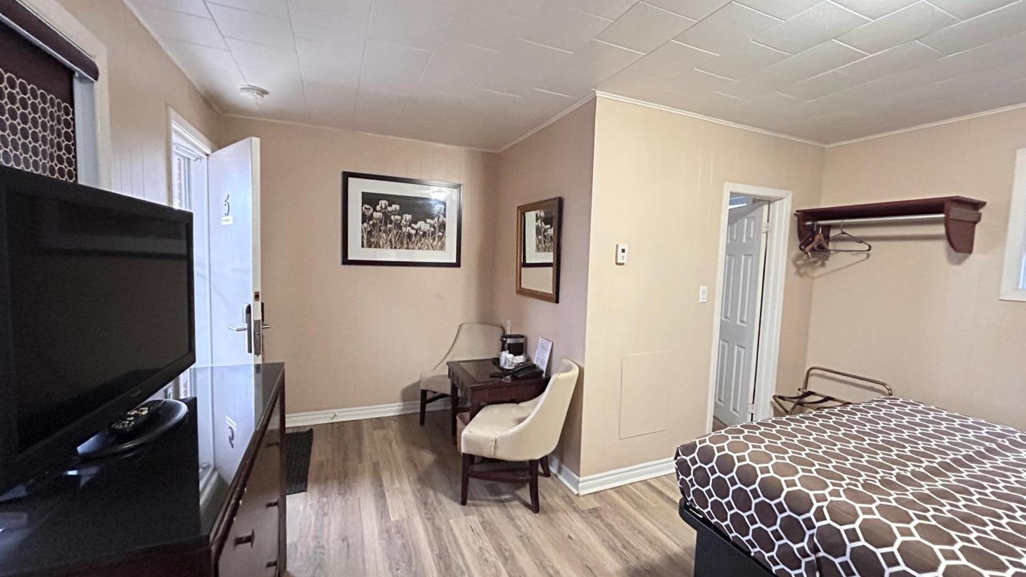סמיתס פאלס Rogers Motel מראה חיצוני תמונה